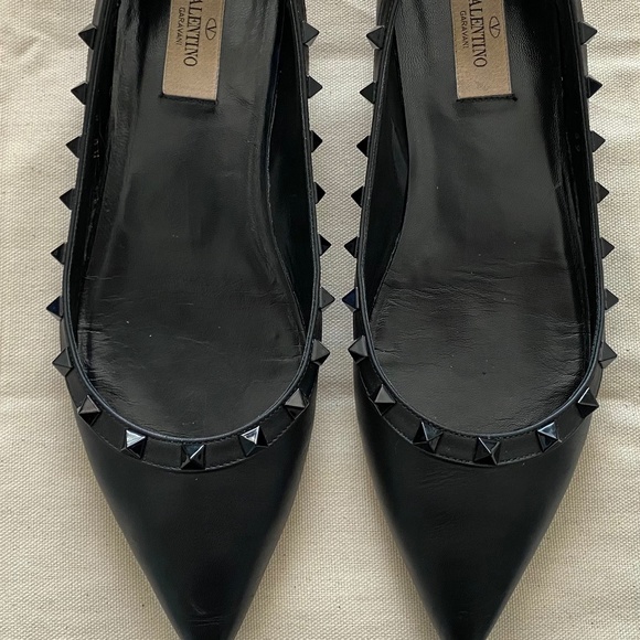 Valentino Rockstud Noir Pointed Flats - Picture 1 of 8